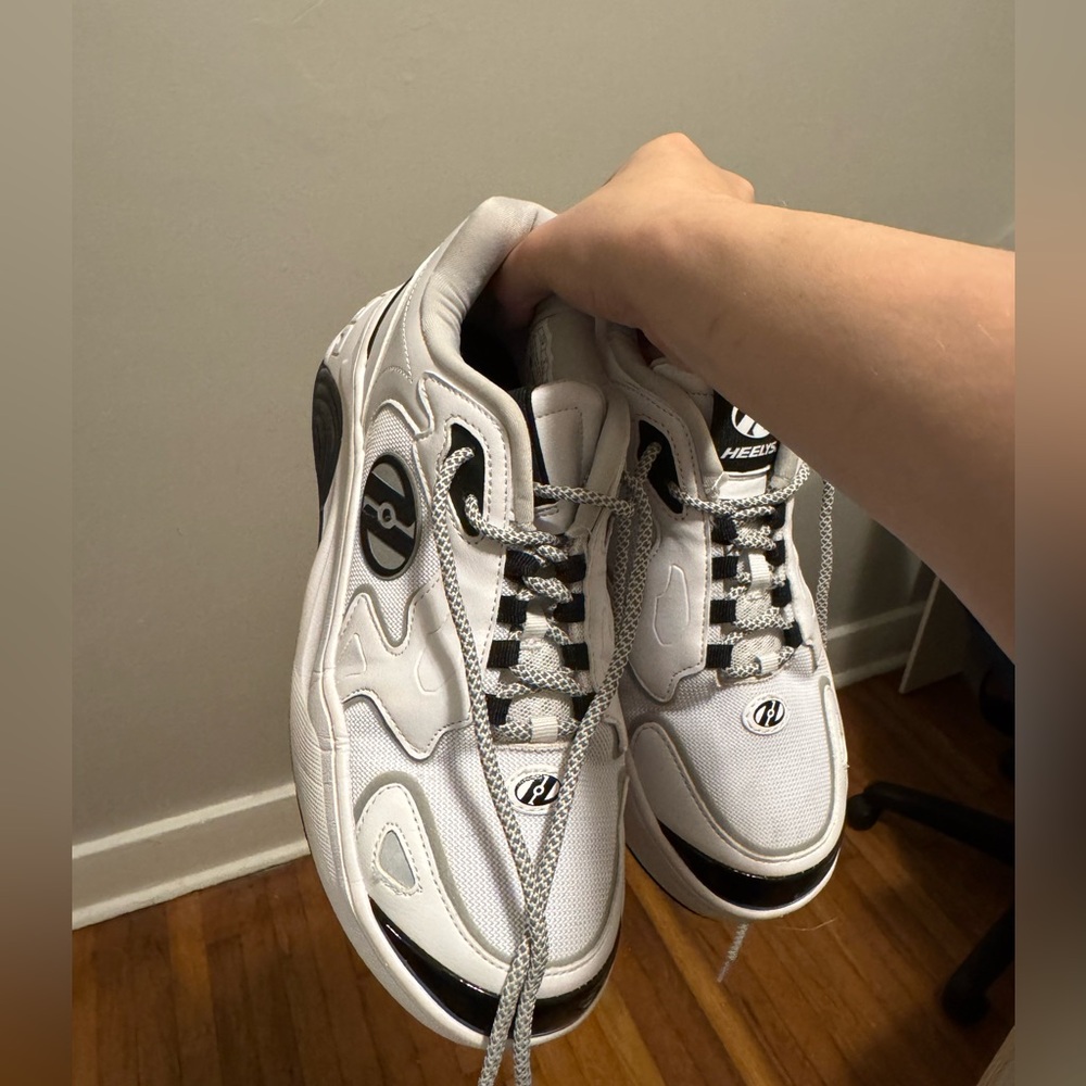Women’s heeleys